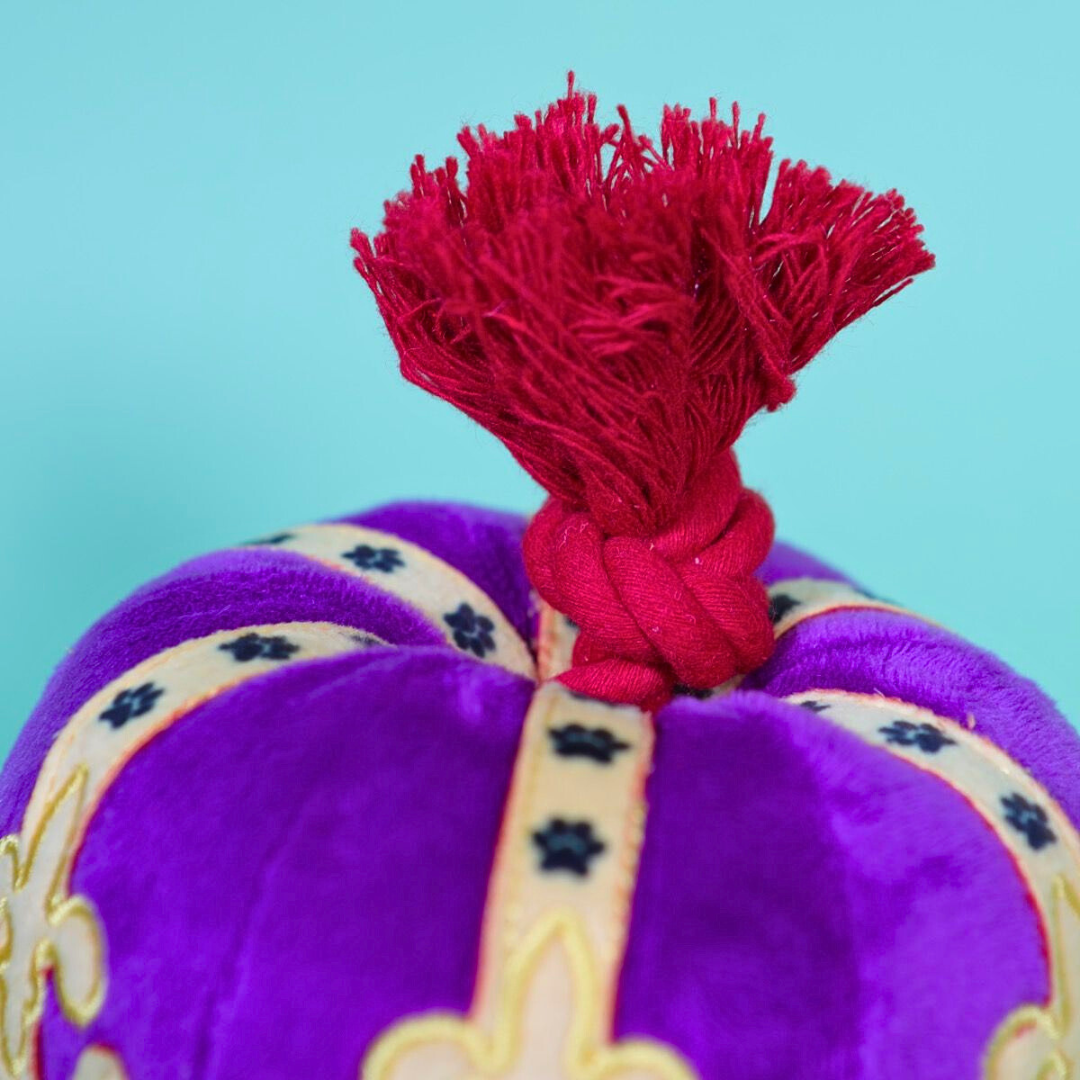Coco & Pud Royal British Plush Crown & Dog Tug Toy rope detail - Pet London