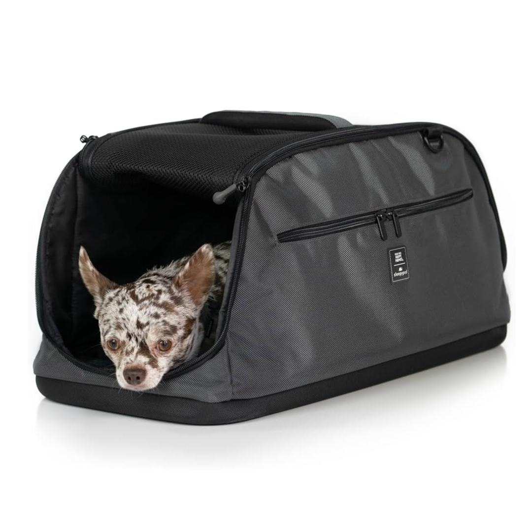 Coco & Pud Sleepypod Air with dog inside - Charcoal Grey