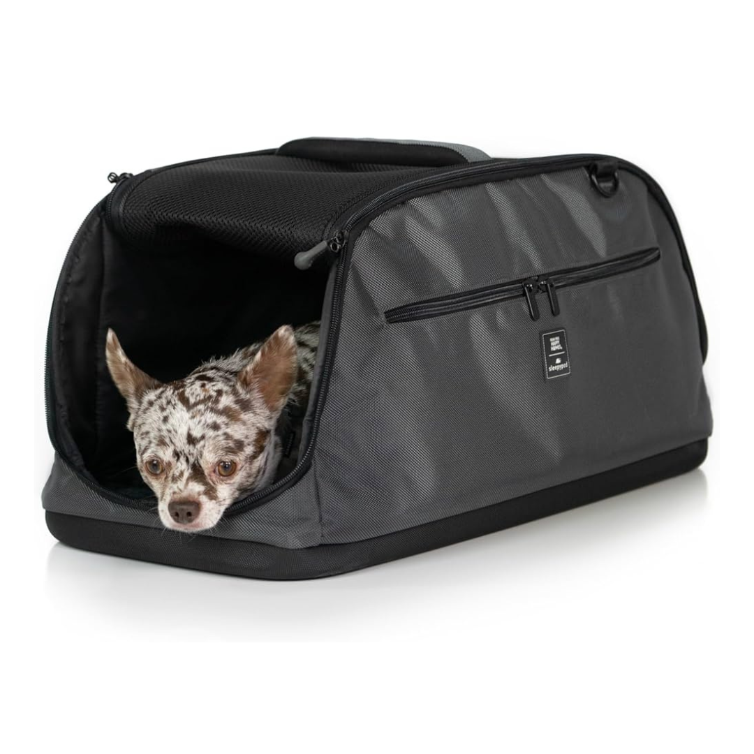 Coco & Pud Sleepypod Air with dog inside - Black