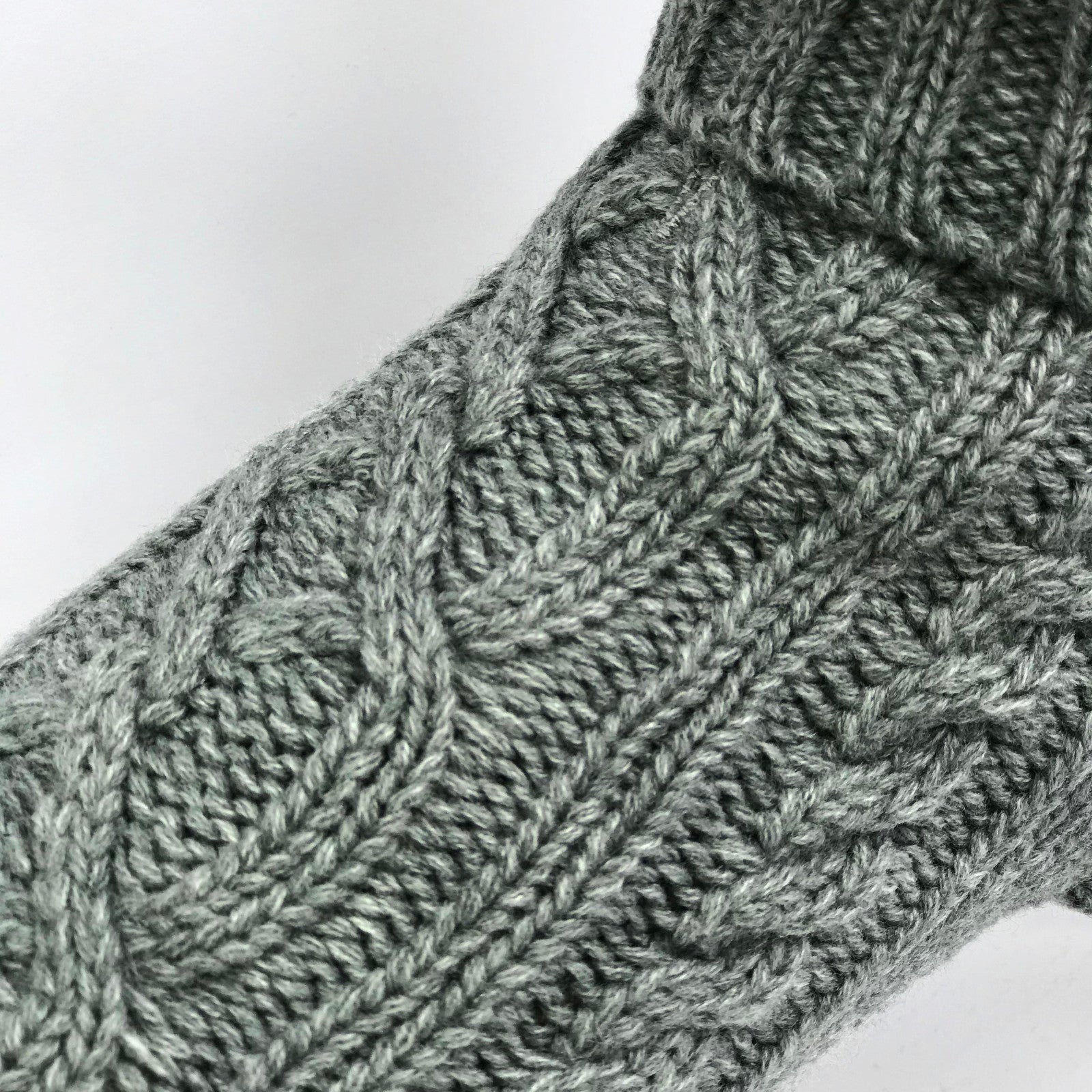 Coco & Pud Cable Dog Sweater Storm grey Texture